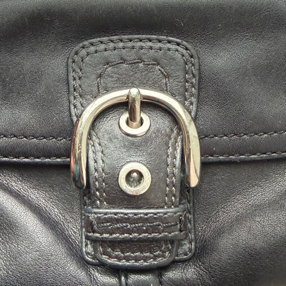 Coach SoHo Black Leather Wristlet Mini Clutch Y2K Buckle Flap - Picture 6 of 10
